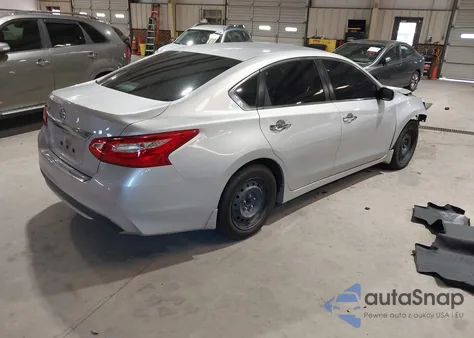 2017 Nissan Altima 2.5 S z USA, uszkodzony, nr VIN 1N4AL3AP8HC162192